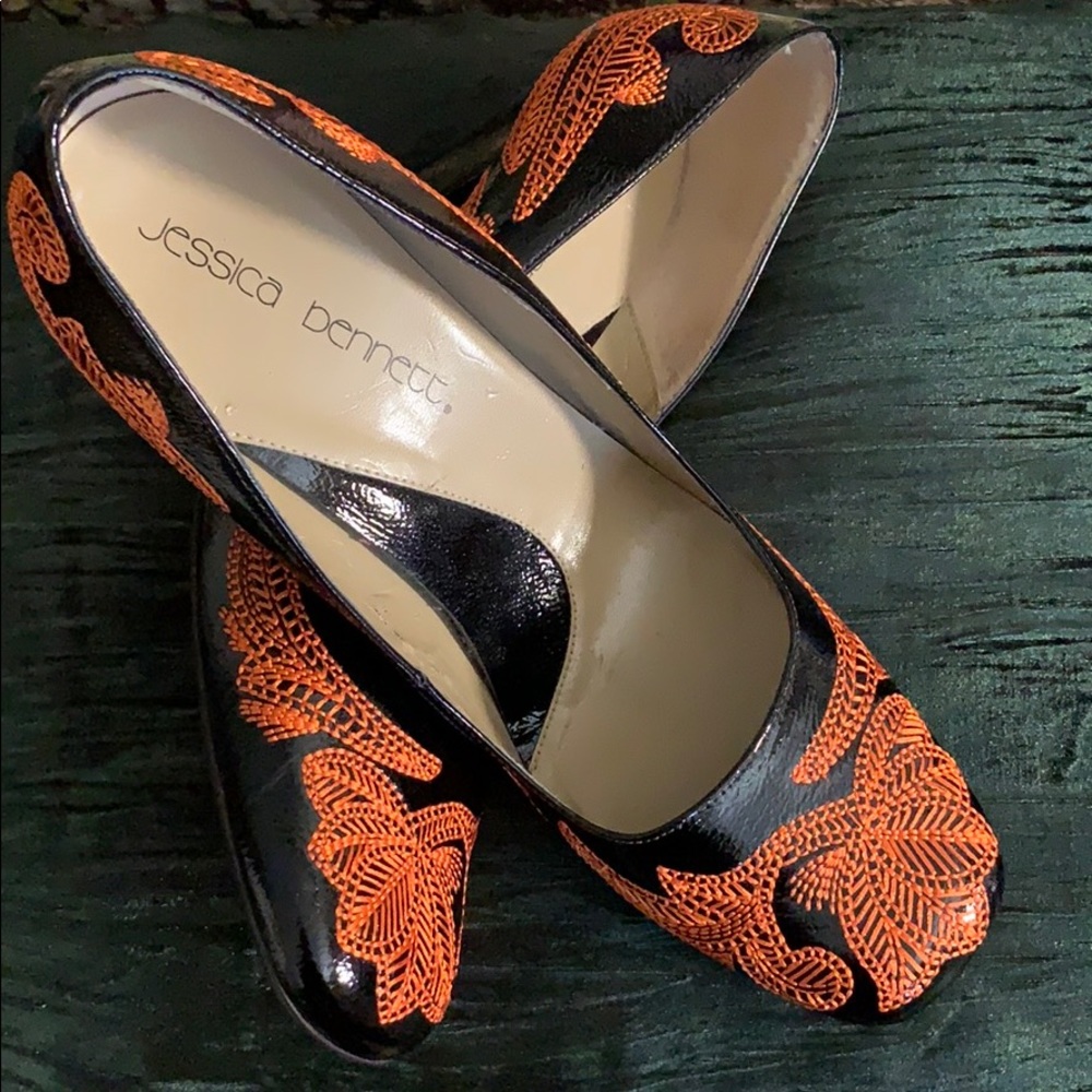 Women’s dress pumps size 10M gently worn!